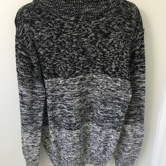 Express Sweater - Picture 4 of 7